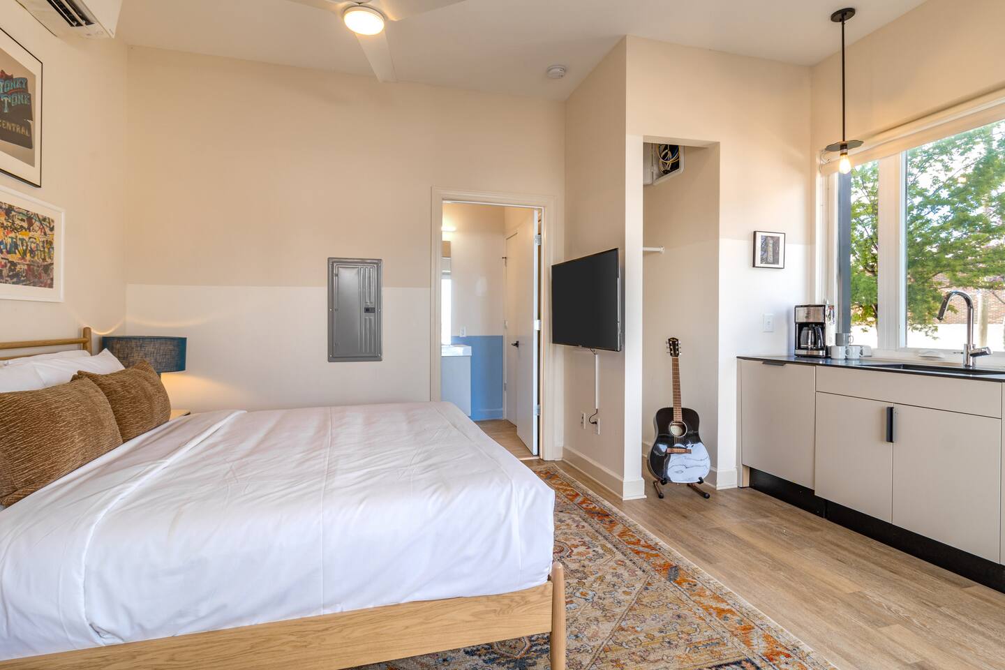 Conway studio living