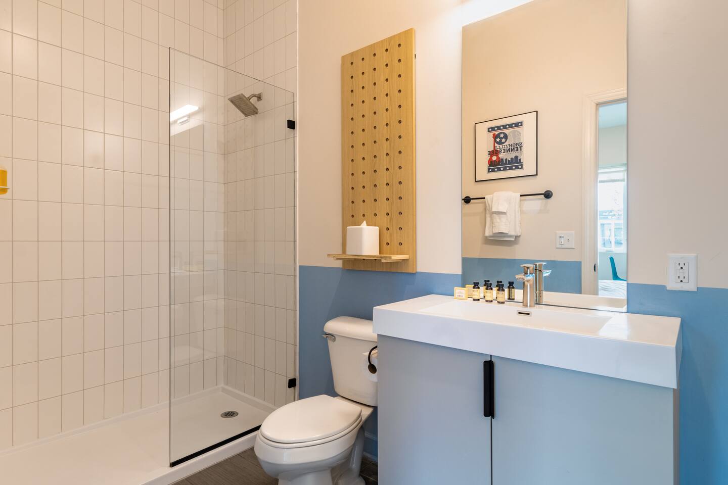 Conway studio bathroom